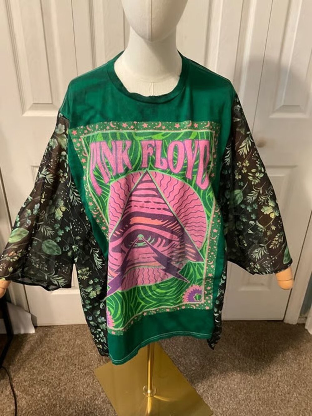 Pink Floyd Upcycled Graphic T-Shirt with Flowy Leaf Printed Sleeves - OSFM